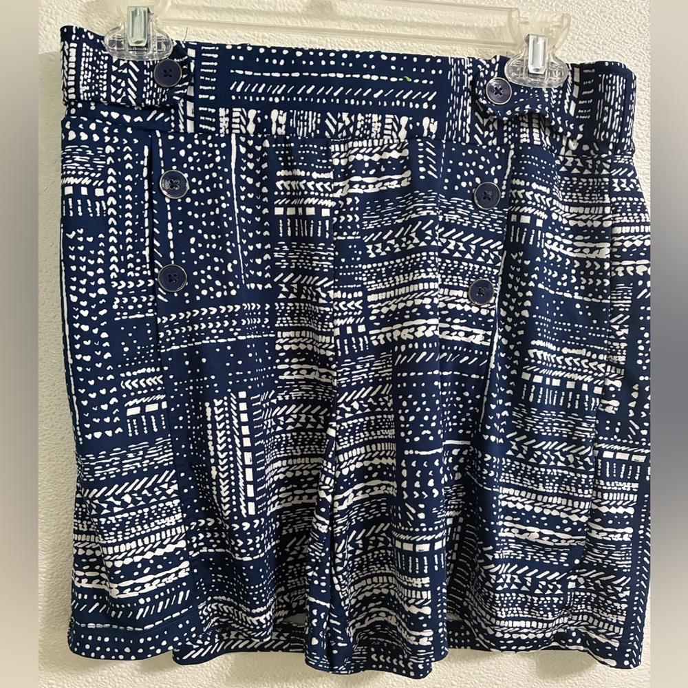 SABRINA LAUREN Geometric PERFECT FIT shorts SIZE M